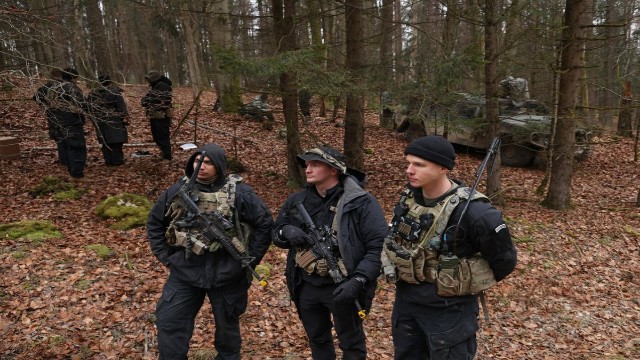 জার্মানি থেকে সেনা প্রত্যাহারের হুমকি ট্রাম্পের, চ্যান্সেলর মার্ৎসকে কড়া আক্রমণ